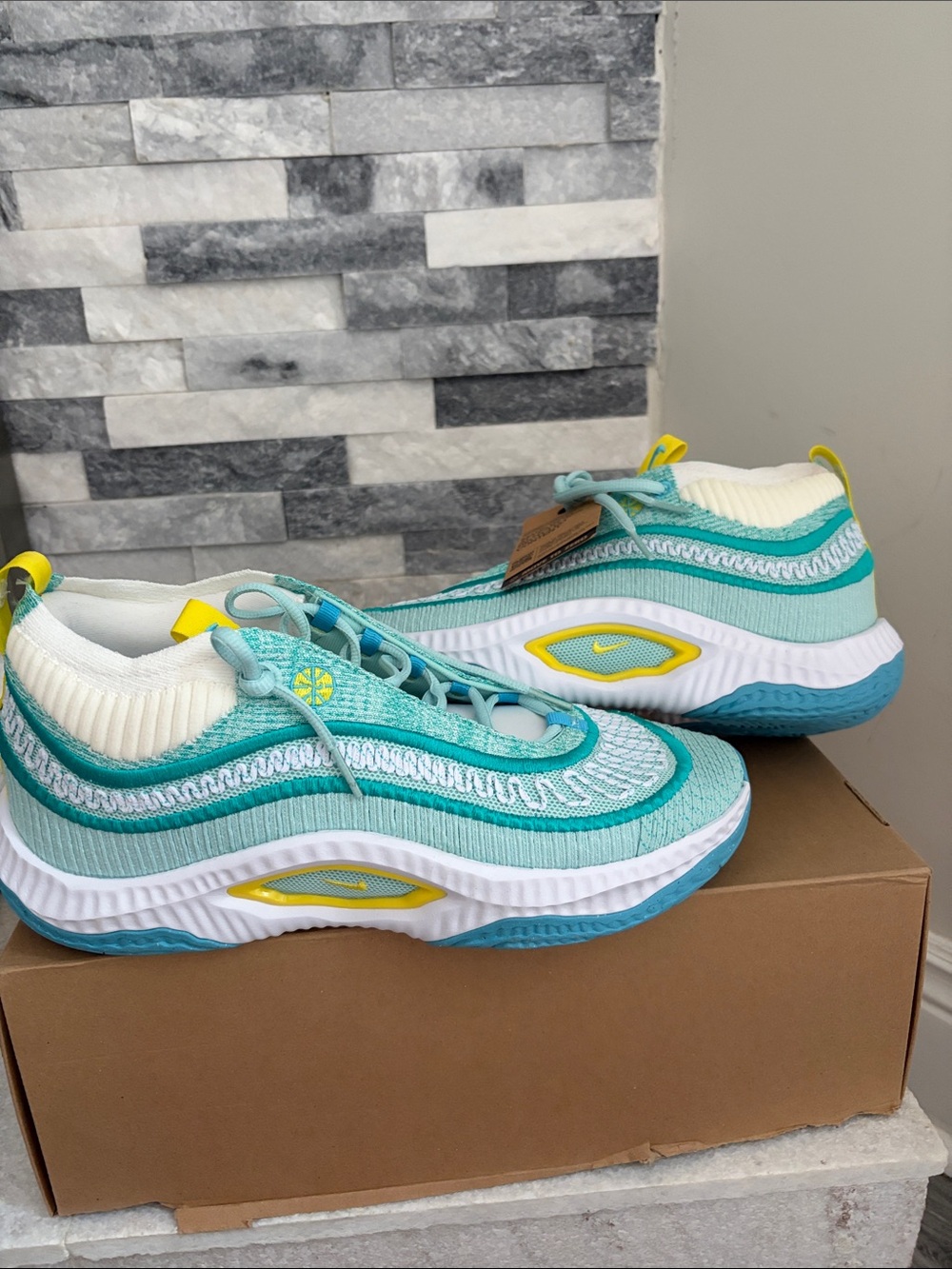Nike Cosmic Unity 3 men's sneakers new in box no lid size 11